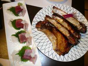 次は、魚の料理。カマはでかくて此れで腹一杯に。