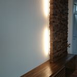 テレビラック＆木製ブロック調壁の間接照明